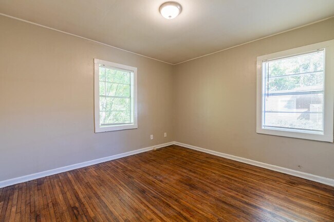 Building Photo - 1677 Echles St