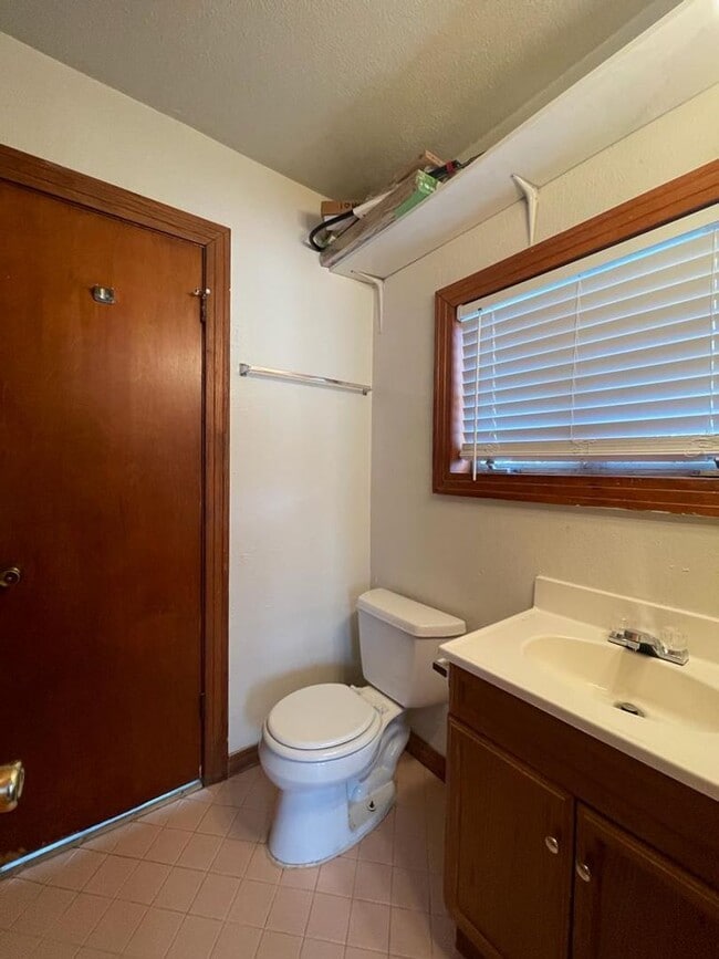 Building Photo - P7-108 Austin St, Kyle TX 78640
