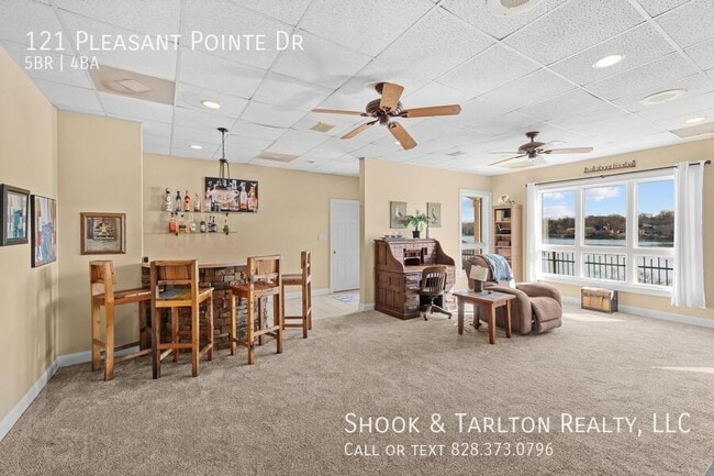 Building Photo - 121 Pleasant Point Dr