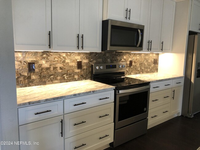 Building Photo - 11251 Campfield Dr