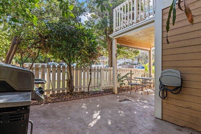 Building Photo - Beautifully Renovated Ground-Floor 2BR/1.5BA Condo in Kihei Villages – Furnished w/ 2 Parking Spaces