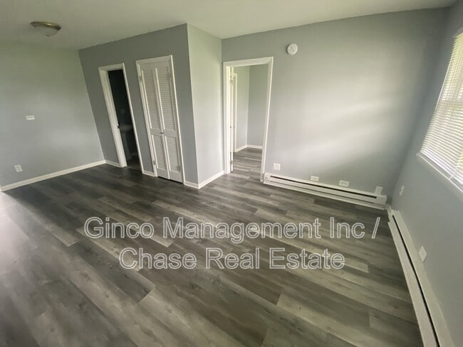 Building Photo - 29837 IL-50
