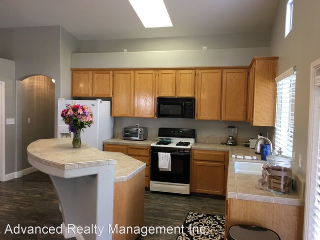 Building Photo - 9912 Grand View Summit Dr