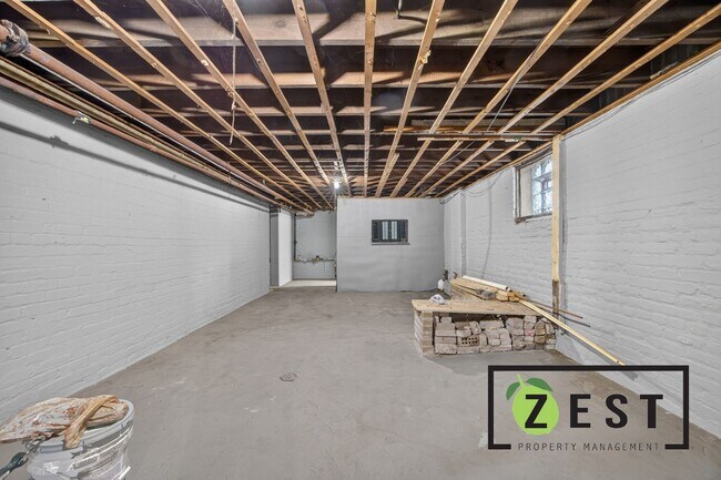 Building Photo - 2286 Calvert Ave
