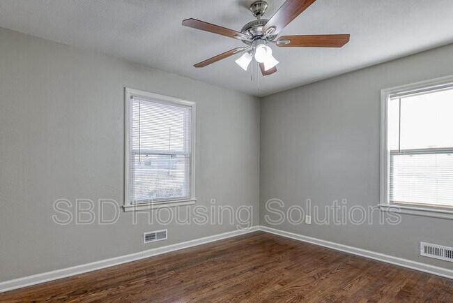 Building Photo - 4811 Martha Truman Rd