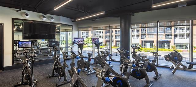 Building Photo - 880 Lake Carolyn Pkwy