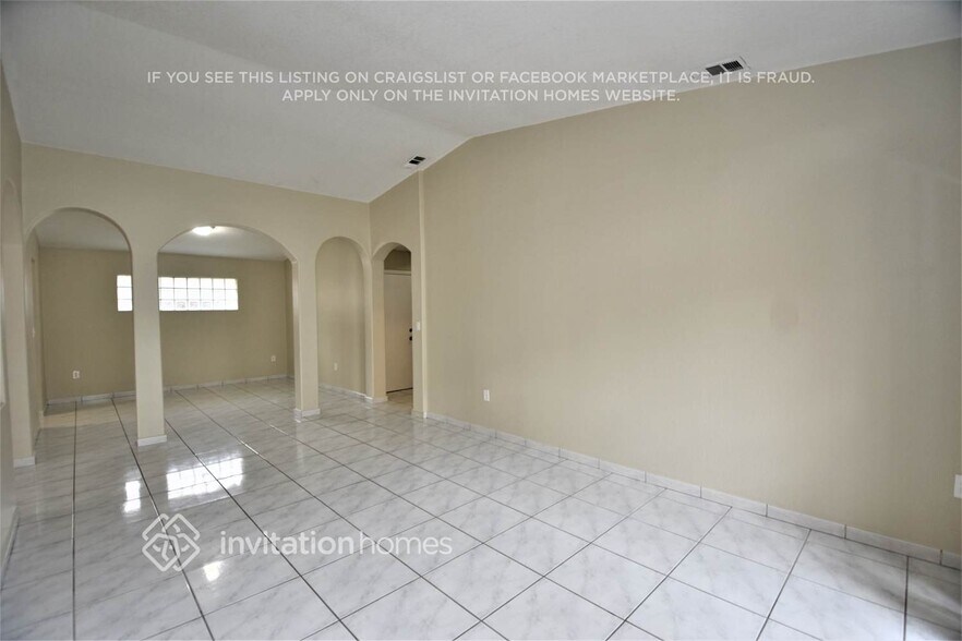 Building Photo - 8757 NW 145th Terrace