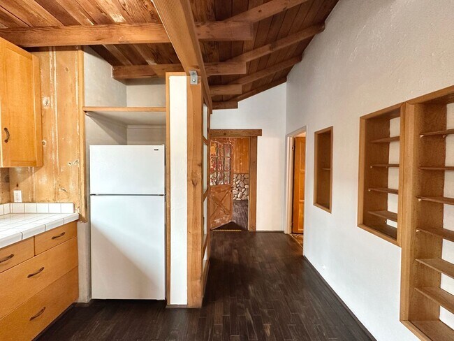 Building Photo - 1 Bed + 1 Bath Cottage | Hollywood By the Sea | Unfurnished