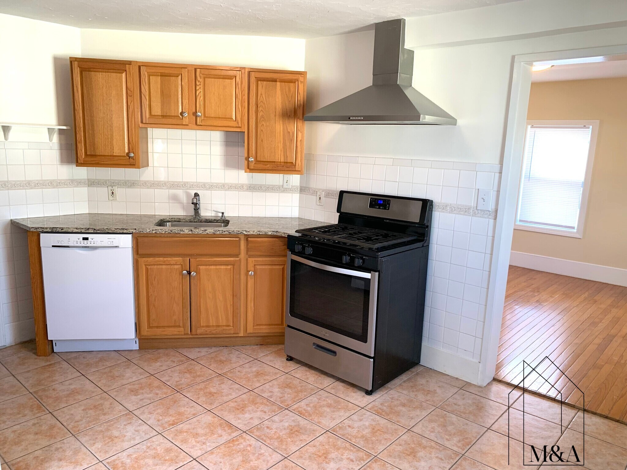 Building Photo - 186 Broadway