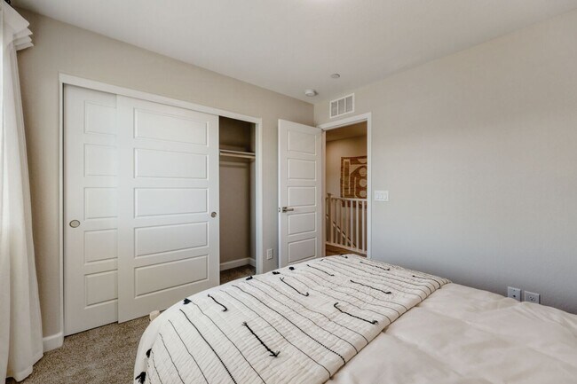 Building Photo - FULLY FURNISHED, 3 Bedroom, New Build MODEL HOME In Cadence, Henderson!