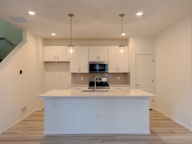 Building Photo - 6278 N Nepal Ct