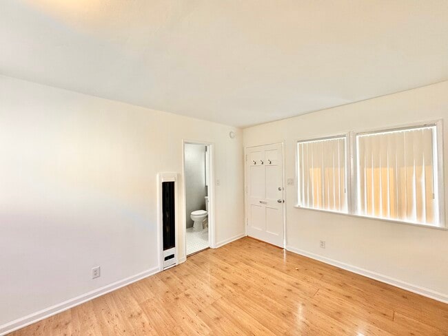 Building Photo - 13117 1/2 Venice Blvd