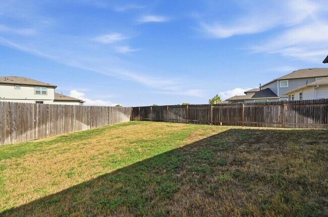 Building Photo - 526 Millbrook Blvd