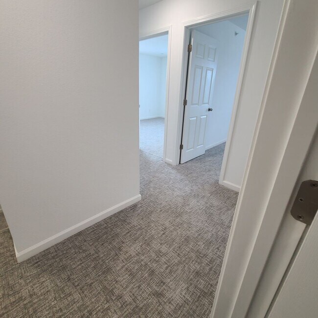 Building Photo - 407 E Doxey St
