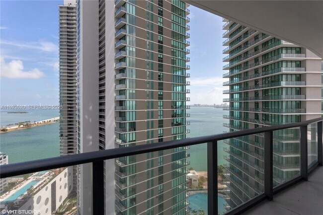 Building Photo - 501 NE 31st St