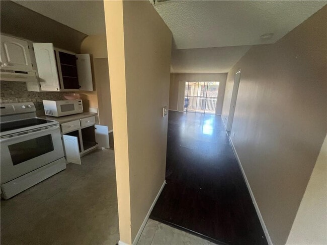 Building Photo - 1250 S Military Trail