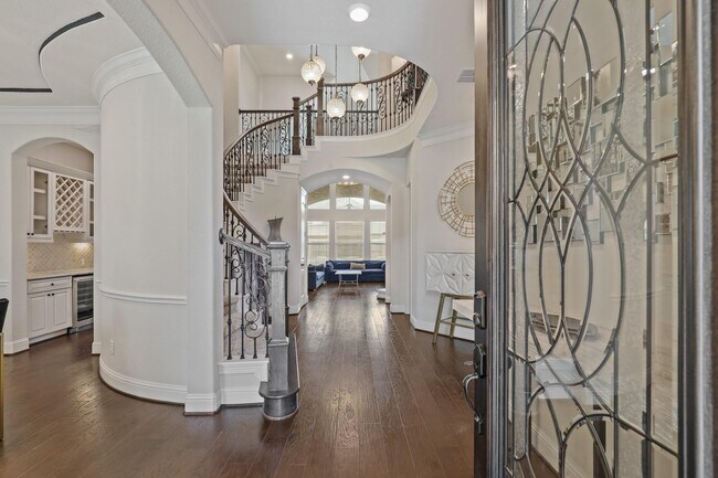 Building Photo - 5730 Balcones Ridge Ln