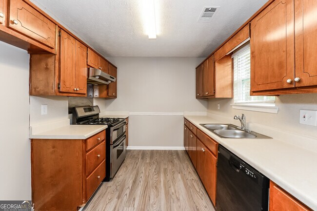 Building Photo - 1614 Laney Rd