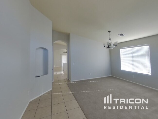 Building Photo - 2111 S 160th Ln