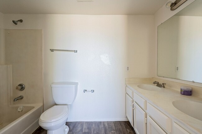 Building Photo - 5821 N 59th Dr