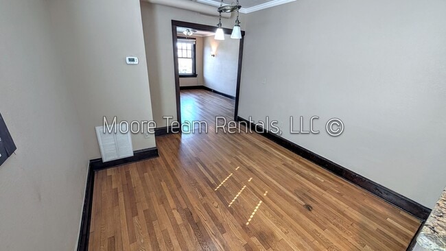 Building Photo - MainStN446