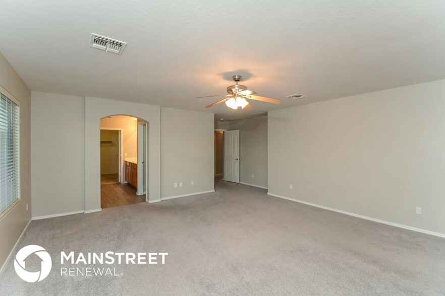 Building Photo - 17039 W Ipswitch Way