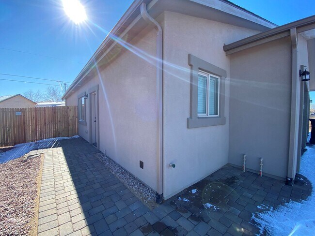 Building Photo - 8715 Spouse Dr