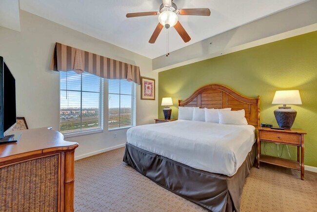 Building Photo - 8101 Resort Village Dr