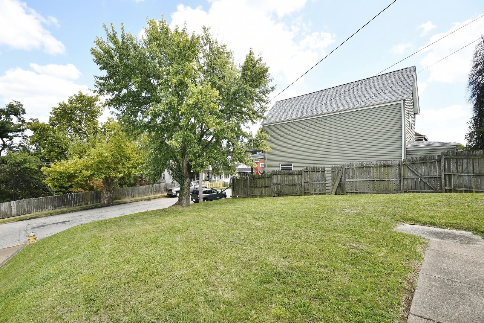 Building Photo - 1912 Pallas St