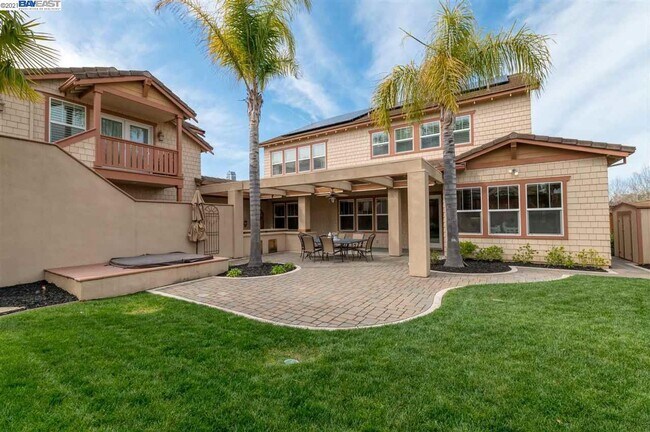 Building Photo - 3004 Lusitana Dr