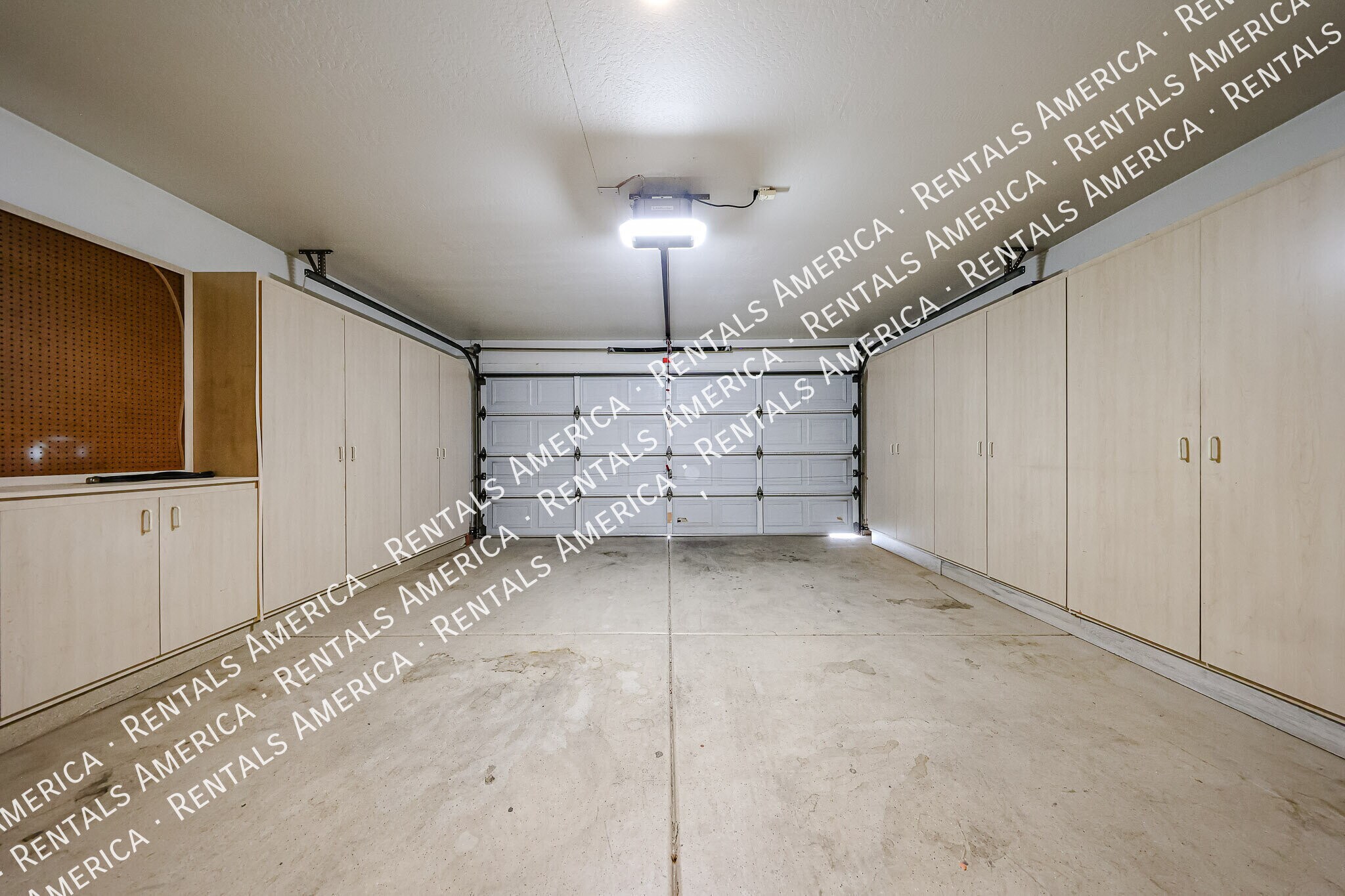 Building Photo - 4524 E Glenhaven Dr