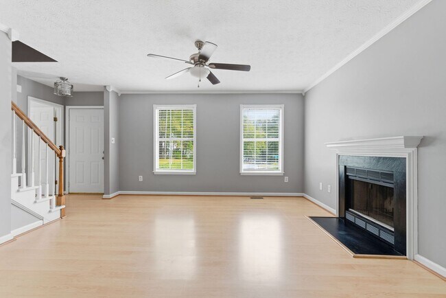 Building Photo - Covenient location in Fox Ridge subdivisio...