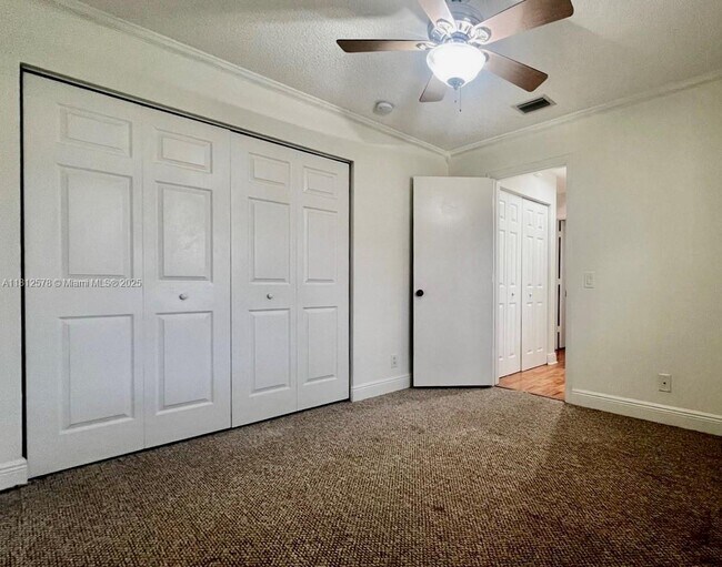 Building Photo - 4481 Dogwood Cir