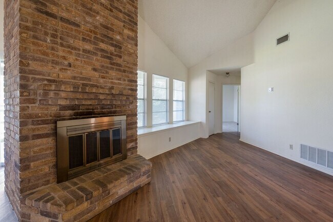 Building Photo - 7803 Forest Ranch