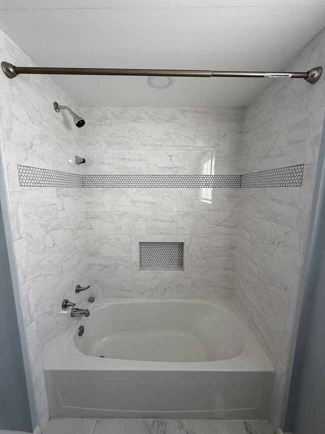 Building Photo - 4 Bedroom home in Ringgold