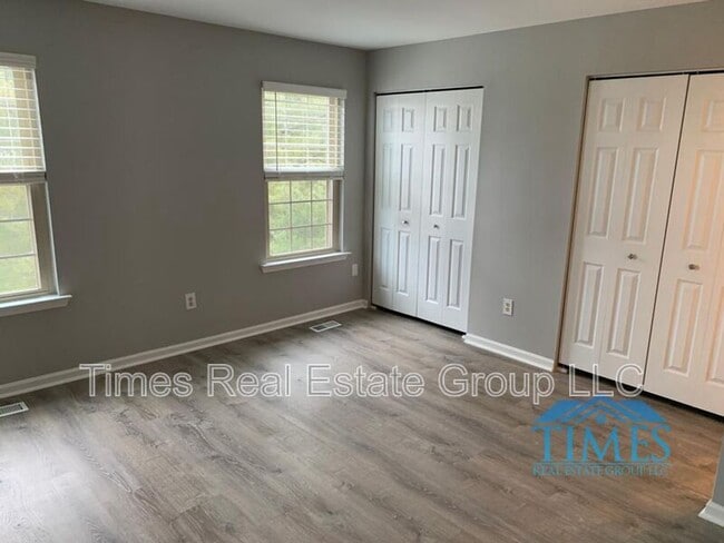 Building Photo - 690 Metro Ct