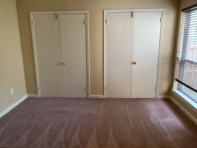 Building Photo - First Floor 2BD/2BA Condo on Memphis/Germantown Line!