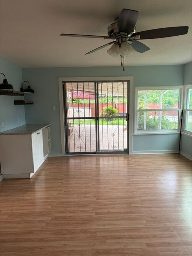 Building Photo - Rental Home