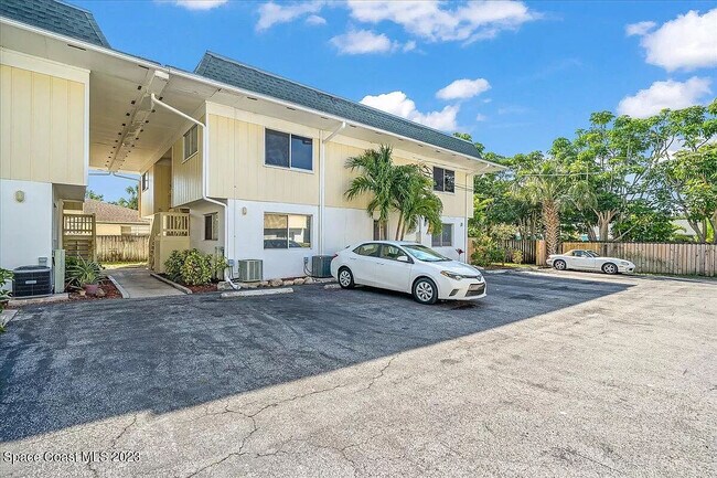 Plenty of parking anywhere on the complex - 419 Ocean Ave