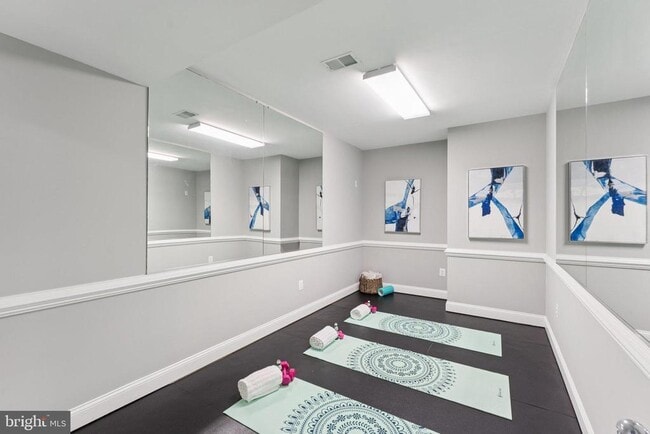 Building Photo - 7351 Nicole Marie Ct