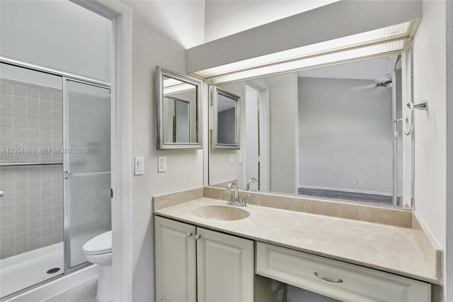 Building Photo - 4615 Carambola Cir S