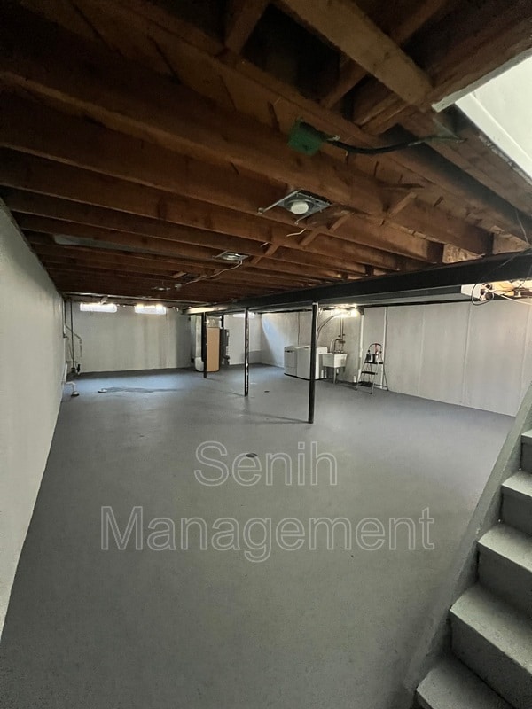 Building Photo - 15855 13 Mile Rd