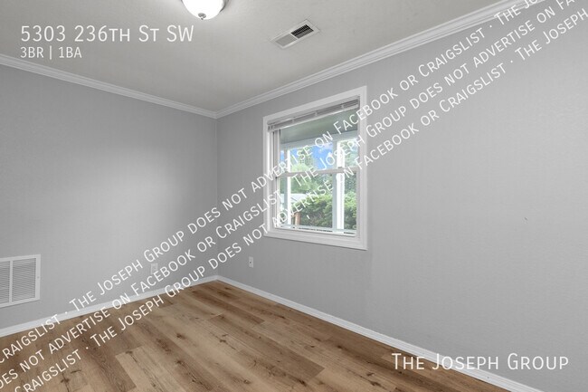 Building Photo - 5303 236th St SW