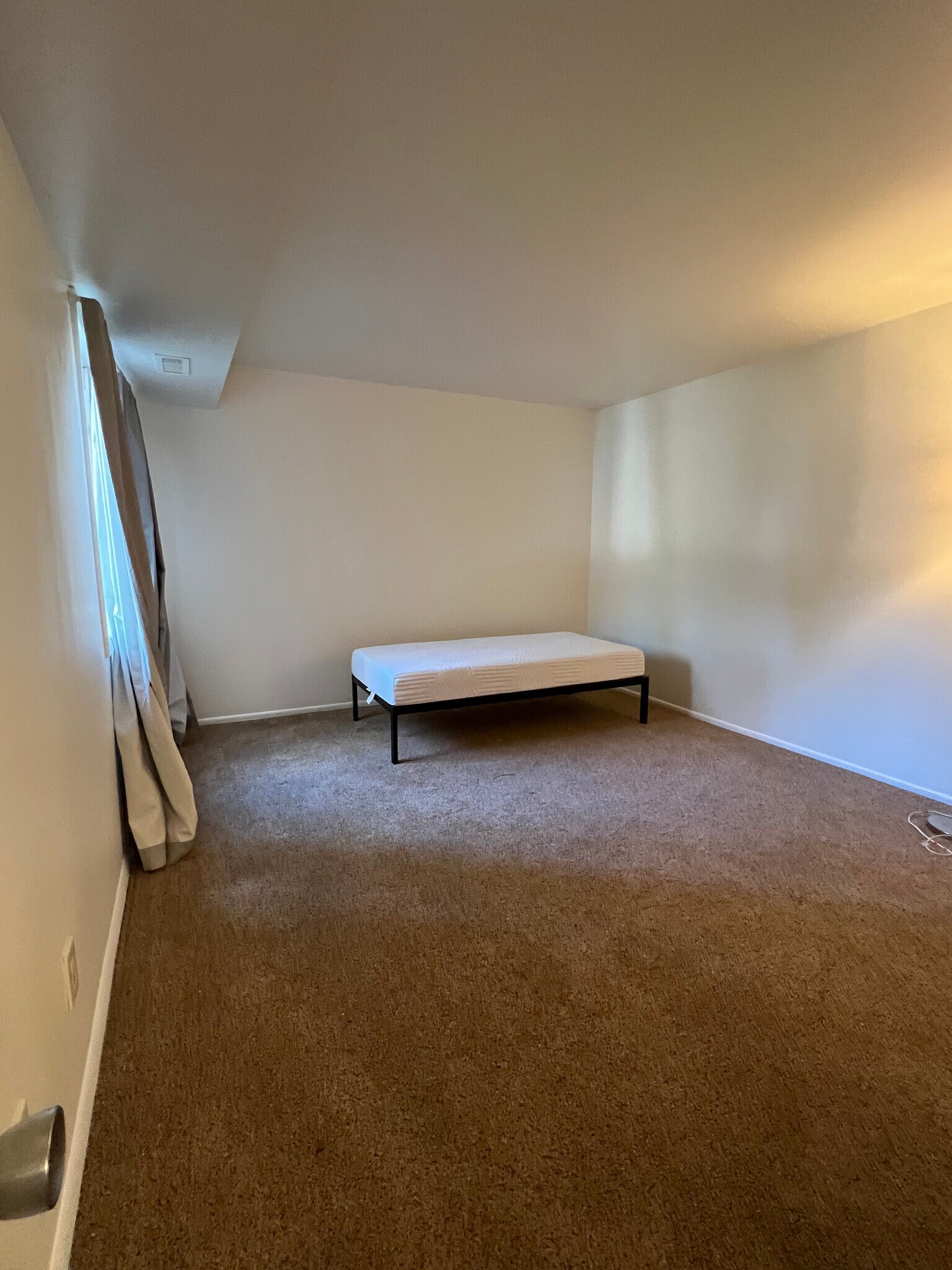 Building Photo - 3125 Sayre Dr