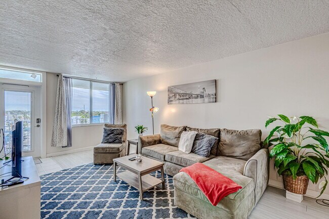 Building Photo - 108 Paradise Harbour Blvd