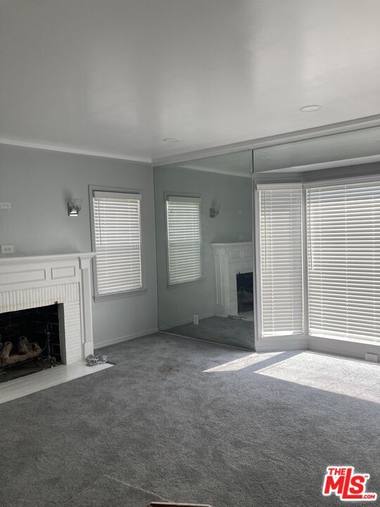 Building Photo - 2047 W 73rd St