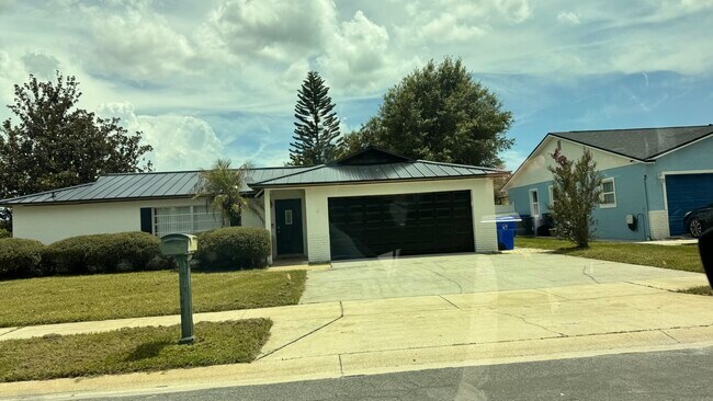 Primary Photo - 1422 Myrna Ln