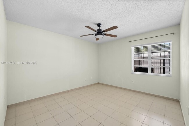 Building Photo - 13 SW 97th Pl