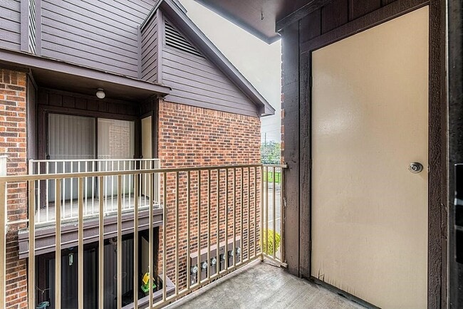 Building Photo - 3130 Walnut Bend Ln