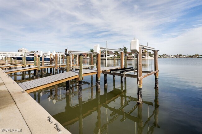 Building Photo - 10475 Gulf Shore Dr